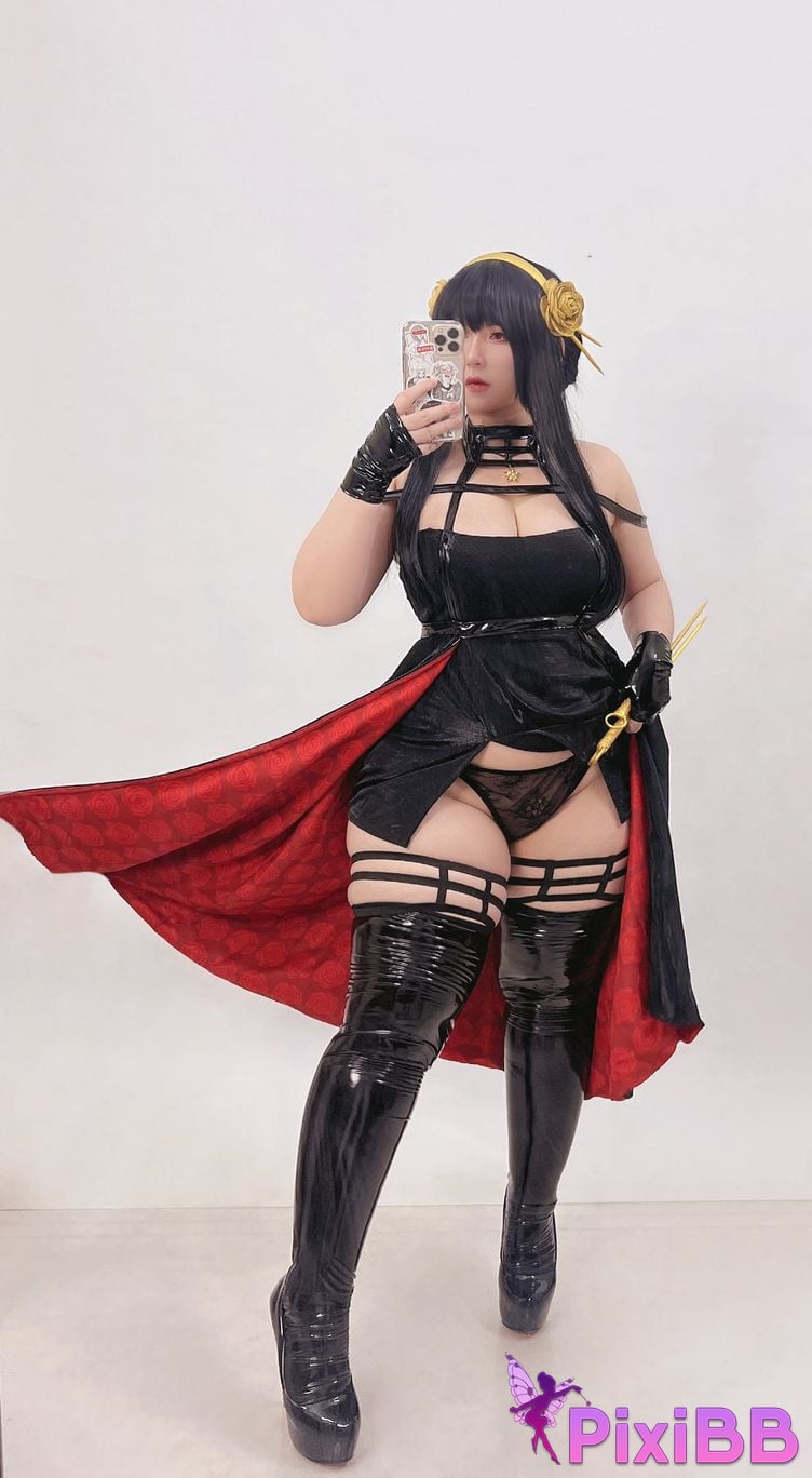 Uy Uy Yor Forger PixiBB.COM 17