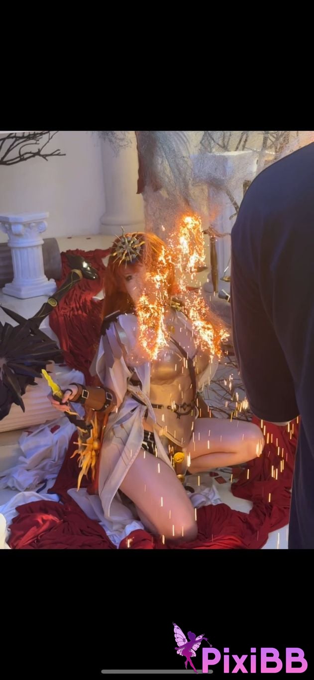 Cosplayer Axun kaOri augusta PixiBB.COM 002 1