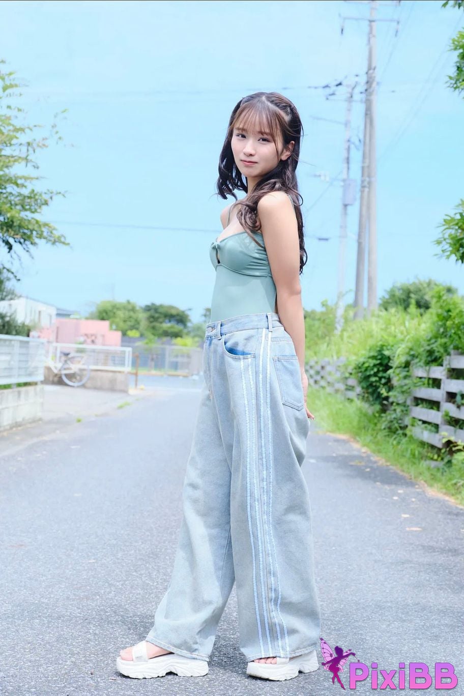 Japanese Idol Ririka Moriwaki FRIDAY digital photo book Pure and the little devil which one do you like Vol.1 Lyrica Edition PixiBB.COM 055