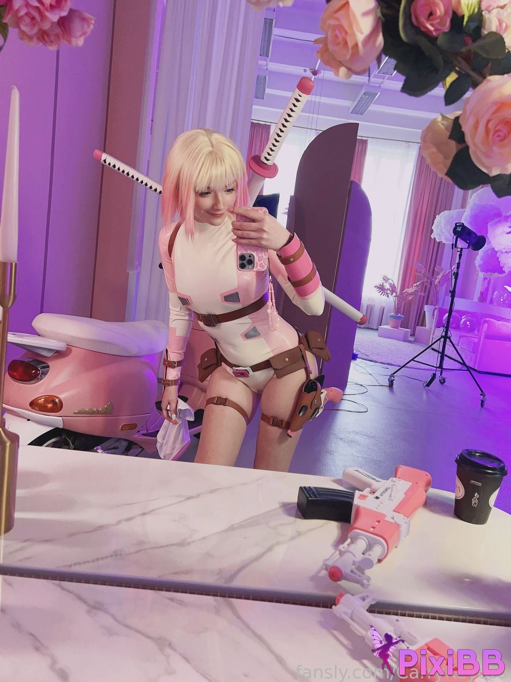 CarryKey Gwenpool PixiBB.COM 26