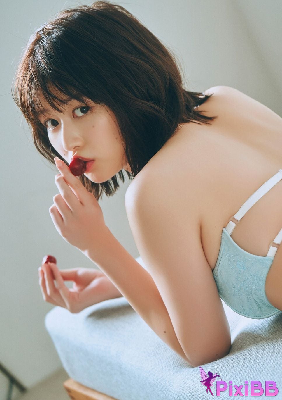 Japanese Idol Yuzuha Saeki W h i c s o u l d I e DOLCE digital photo book PixiBB.COM 075